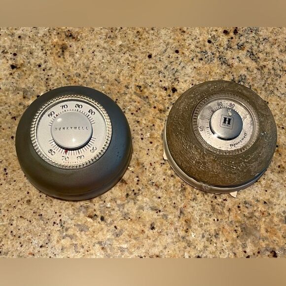 Vintage Honeywell thermostats - Picture 1 of 4